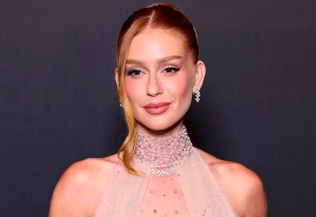 Marina Ruy Barbosa posa para foto.