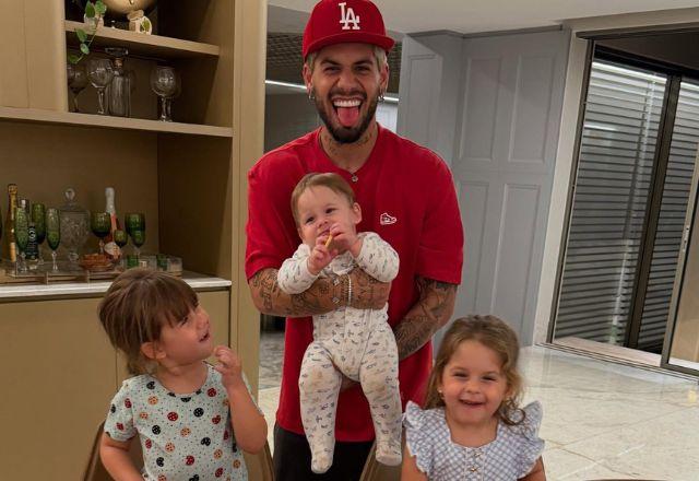 Zé Felipe com os filhos