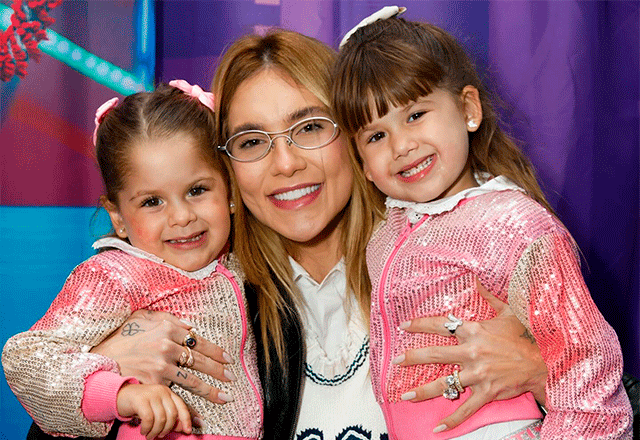 Virginia Fonseca e as duas filhas, maria alice e maria flor