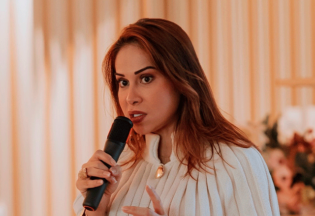 Maíra Cardi