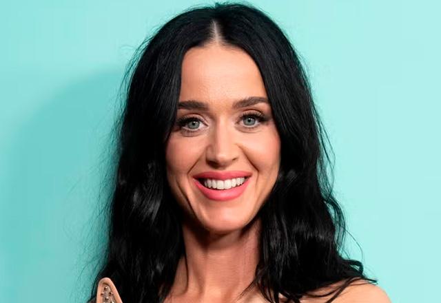 Katy Perry posa para foto.