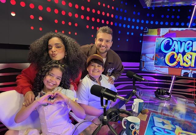 Laura Castro, Nicholas Torres, Wallentina Bomfim e Theo Radicchi no CaveCast.