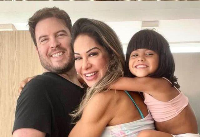 Thiago Nigro fala de paternidade com a enteada, filha de Maíra Cardi