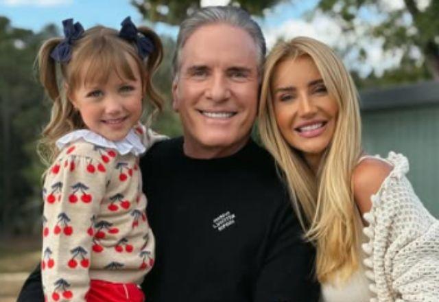 Ana paula Siebert publica novo vídeo de Vicky