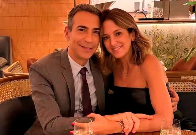César Tralli e Ticiane Pinheiro posam juntos para foto.