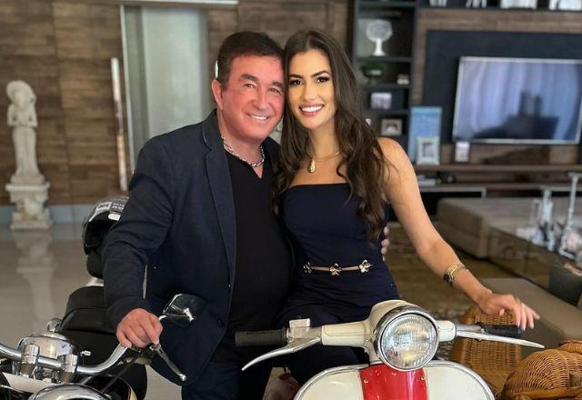 Calita Franciele e Amado Batista em foto