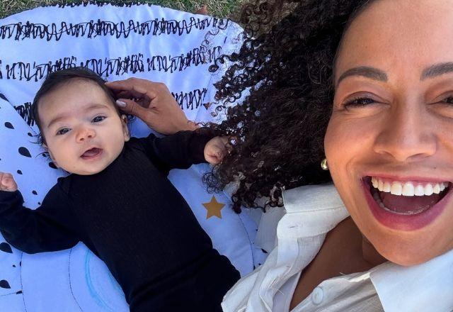 Aretha Oliveira com a filha