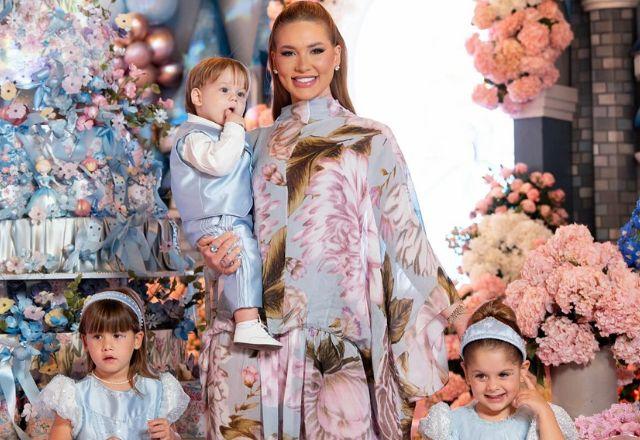 Virginia Fonseca com os filhos