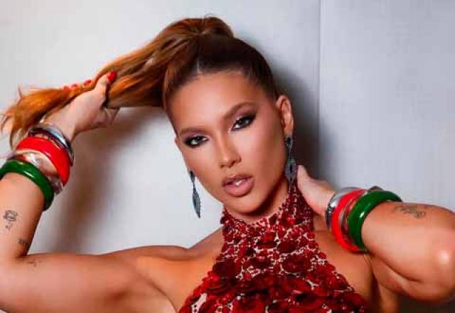 SBT TV | Presidente da Grande Rio sai em defesa de Virginia \"Mais presente que qualquer outra\"