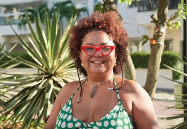 Babi Cruz na praia