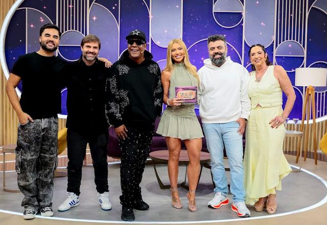 Lucas Guedez, Fábio Rabin, Ma?rcio Victor,  da Banda Psirico, Virginia, Igor 3K e Margareth Serrão posam juntos para foto.