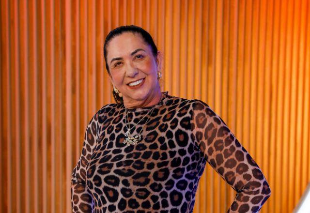 Margareth Serrão no palco do Sabadou com Virginia