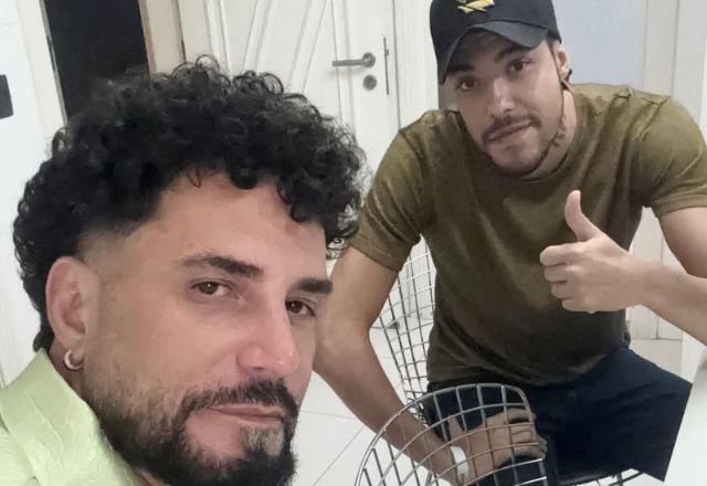 Após período afastados, Latino surge com o filho e anuncia nova fase na família