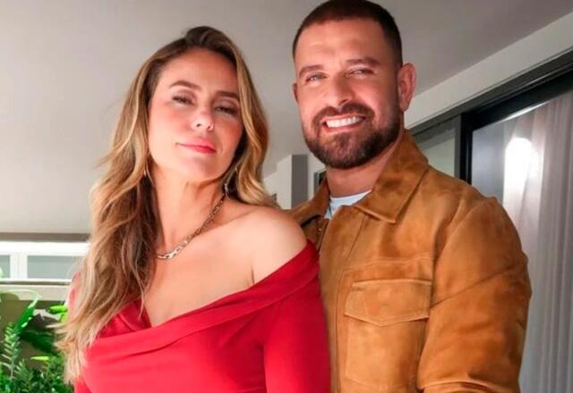 Paolla Oliveira e Diogo Nogueira posam juntos para foto.