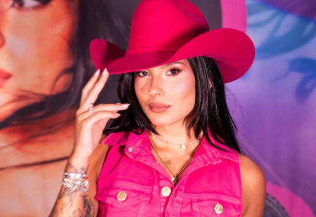 Ana Castela em foto