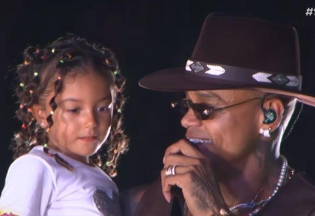 Léo Santana com a filha Liz.