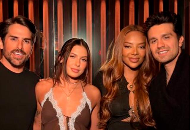 Ana Castela, Luan Santana e Ludmilla posam juntos para foto.