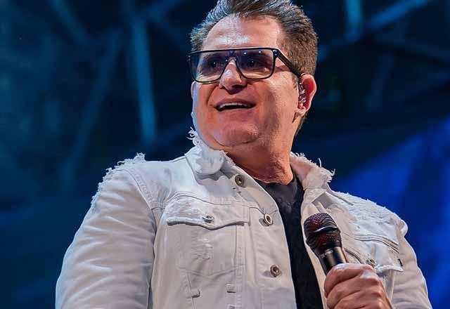 O cantor Marrone