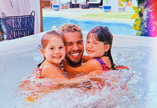 Zé Felipe e filhos