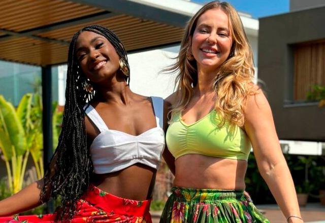 Erika Januza e Paolla Oliveira posam juntas para foto.