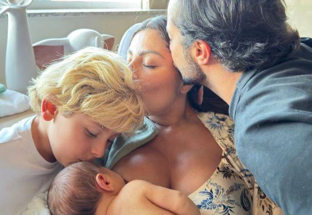 Thammy Miranda, Andressa Ferreira e filhos em foto