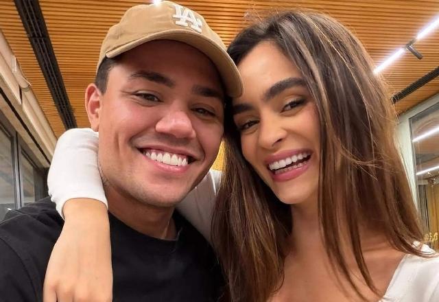 Felipe araújo e esposa
