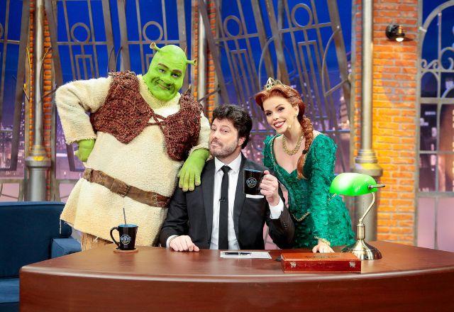 Tiago Abravanel, Fabi Bang e Danilo Gentili no The Noite