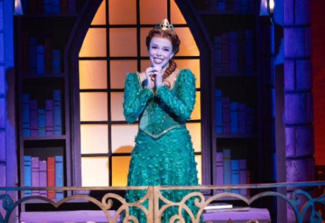 Imagem da notícia: Fabi Bang revela transformação impressionante para viver Fiona em musical de Shrek