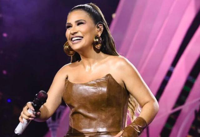 Imagem da notícia: Simone Mendes passa sufoco em show e pede ajuda: "Posso ir?" Imagem da notícia: Simone Mendes passa sufoco em show e pede ajuda: "Posso ir?"
