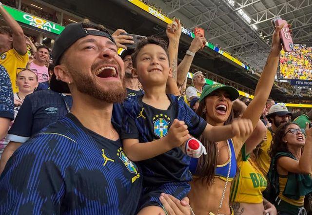 Imagem da notícia: Fred e Bianca Andrade levam filho ao primeiro jogo de Copa