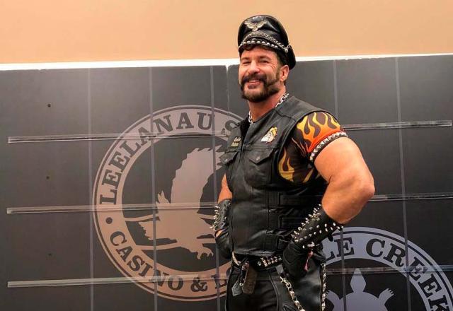Imagem da notícia: Morre Victor Willis, o policial do icônico Village People Imagem da notícia: Morre Victor Willis, o policial do icônico Village People