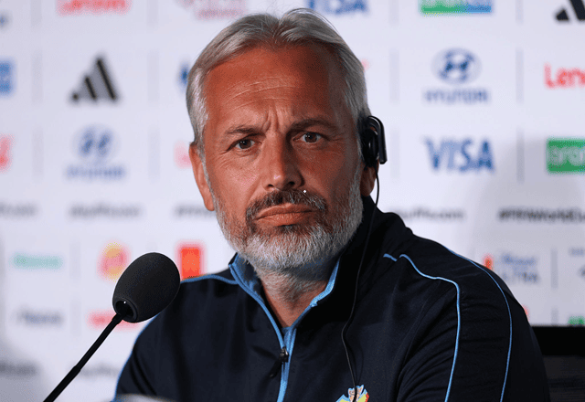 Sébastien Desabre, técnico da República Democrática do Congo durante coletiva na Copa do Mundo