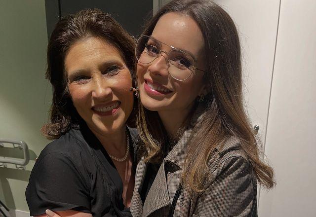 Imagem da notícia: Beth Goulart homenageia Sandy após sessão de peça de teatro Imagem da notícia: Beth Goulart homenageia Sandy após sessão de peça de teatro