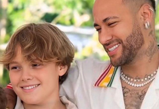 Imagem da notícia: Neymar é visto jogando golfe com Davi Lucca após eliminação na Copa Imagem da notícia: Neymar é visto jogando golfe com Davi Lucca após eliminação na Copa