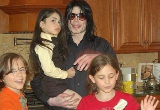 Imagem da notícia: Herança de Michael Jackson gera nova tensão entre os filhos Imagem da notícia: Herança de Michael Jackson gera nova tensão entre os filhos