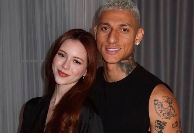 Imagem da notícia: Richarlison é alvo de racismo de argentinos e esposa denuncia Imagem da notícia: Richarlison é alvo de racismo de argentinos e esposa denuncia
