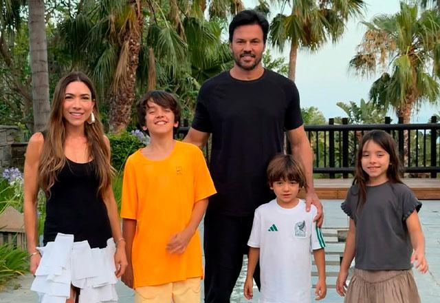 Imagem da notícia: Patricia Abravanel mostra férias em família e se declara Imagem da notícia: Patricia Abravanel mostra férias em família e se declara