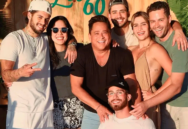 Imagem da notícia: Leonardo reúne três dos seis filhos para Dia dos Pais Imagem da notícia: Leonardo reúne três dos seis filhos para Dia dos Pais