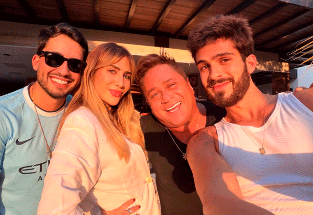 Imagem da notícia: João Guilherme surpreende Leonardo no Dia dos Pais Imagem da notícia: João Guilherme surpreende Leonardo no Dia dos Pais
