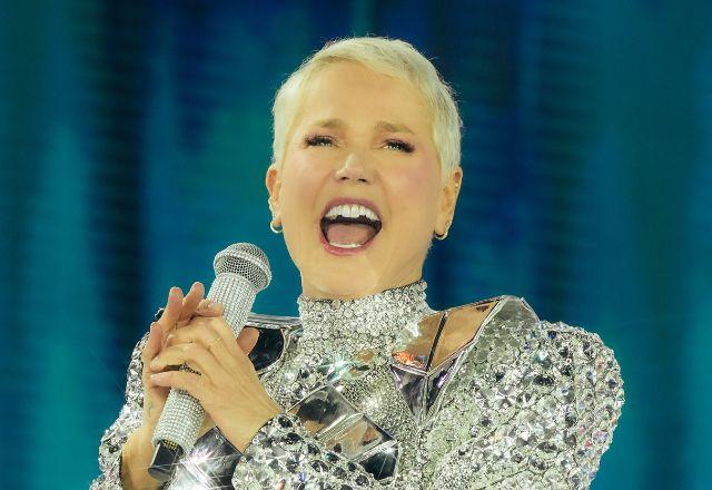 Imagem da notícia: Xuxa mostra preparação para show em Curitiba: "Virilha ok"