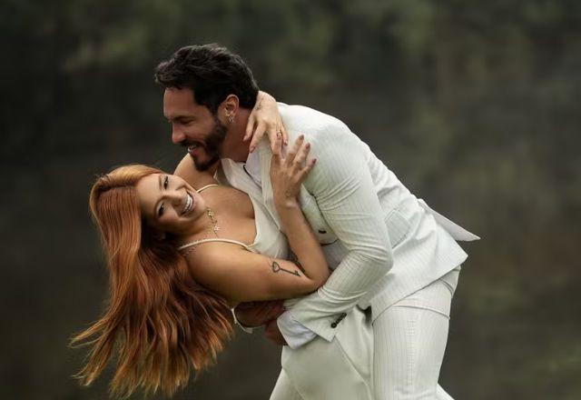 Imagem da notícia: Viih Tube e Eliezer emocionam fãs com votos em casamento Imagem da notícia: Viih Tube e Eliezer emocionam fãs com votos em casamento