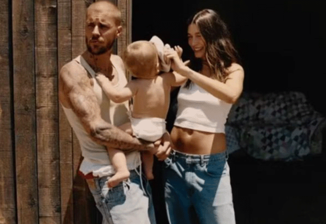Imagem da notícia: Hailey Bieber comemora aniversário de 2 anos do filho Imagem da notícia: Hailey Bieber comemora aniversário de 2 anos do filho