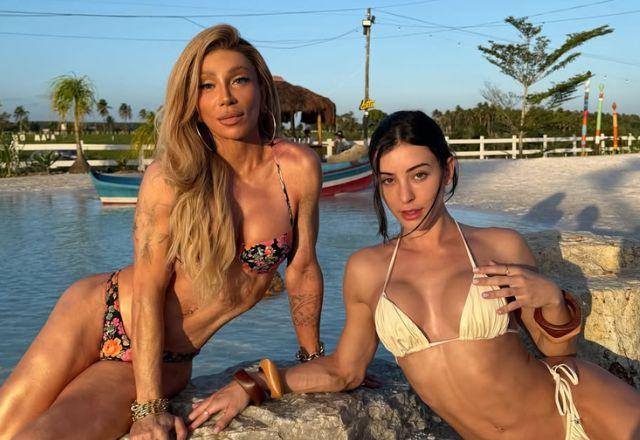 Imagem da notícia: Maya Massafera e Bella Longuinho posam juntas de biquíni