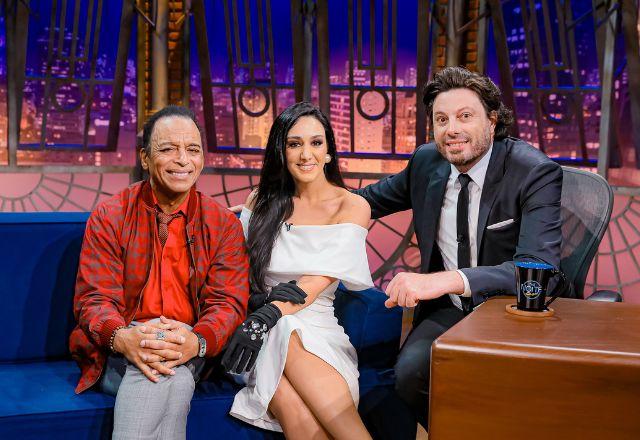 Jon Secada, Marina Elali e Danilo Gentili no The Noite