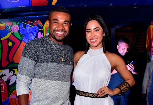 Imagem da notícia: Isabelle Nogueira fala de ausência no casamento de Davi Brito Imagem da notícia: Isabelle Nogueira fala de ausência no casamento de Davi Brito