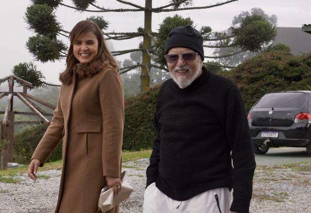 Imagem da notícia: Carlos Alberto de Nóbrega se declara para a esposa no aniversário Imagem da notícia: Carlos Alberto de Nóbrega se declara para a esposa no aniversário