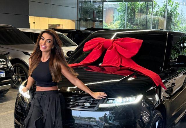 Imagem da notícia: Nicole Bahls compra carro de mais de R$ 1 milhão e revela motivo Imagem da notícia: Nicole Bahls compra carro de mais de R$ 1 milhão e revela motivo