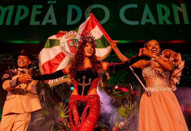 Imagem da notícia: Mestre Fafá, da Grande Rio, celebra reinado de Anitta Imagem da notícia: Mestre Fafá, da Grande Rio, celebra reinado de Anitta