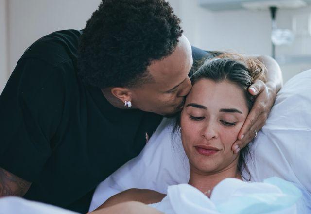 Imagem da notícia: Tainá e Éder Militão anunciam nascimento do primeiro filho