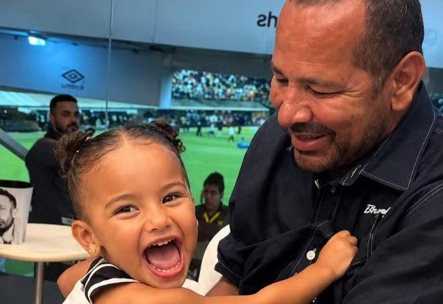 Imagem da notícia: Pai de Neymar celebra os 3 anos de Mavie Imagem da notícia: Pai de Neymar celebra os 3 anos de Mavie
